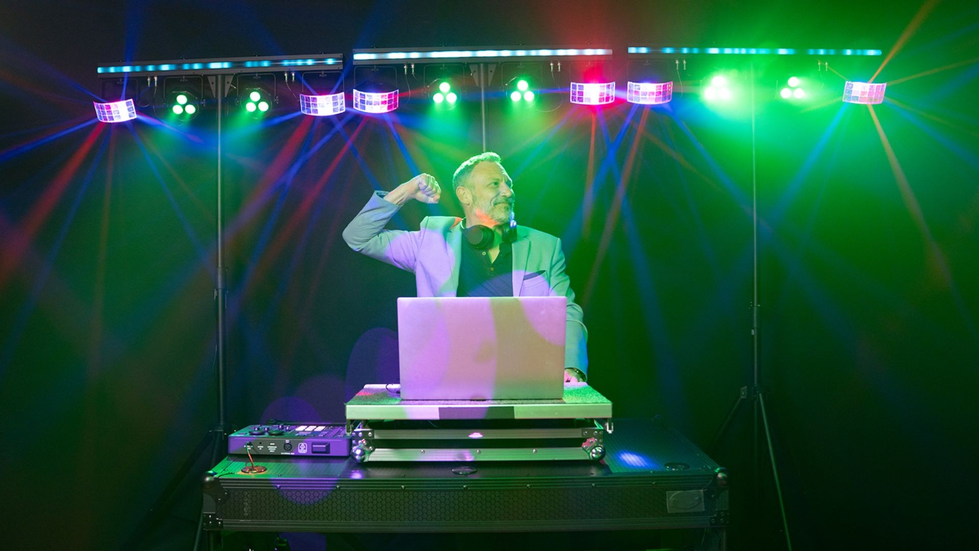 Chauvet DJ GigBAR 3 ILS What's included