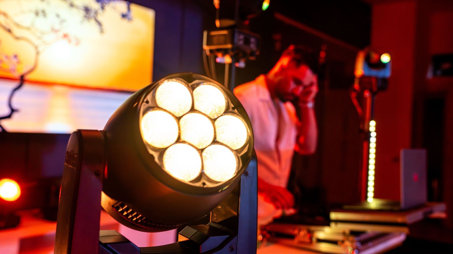 CHAUVET DJ Sentinel Wash Q7Z ILS Specifications