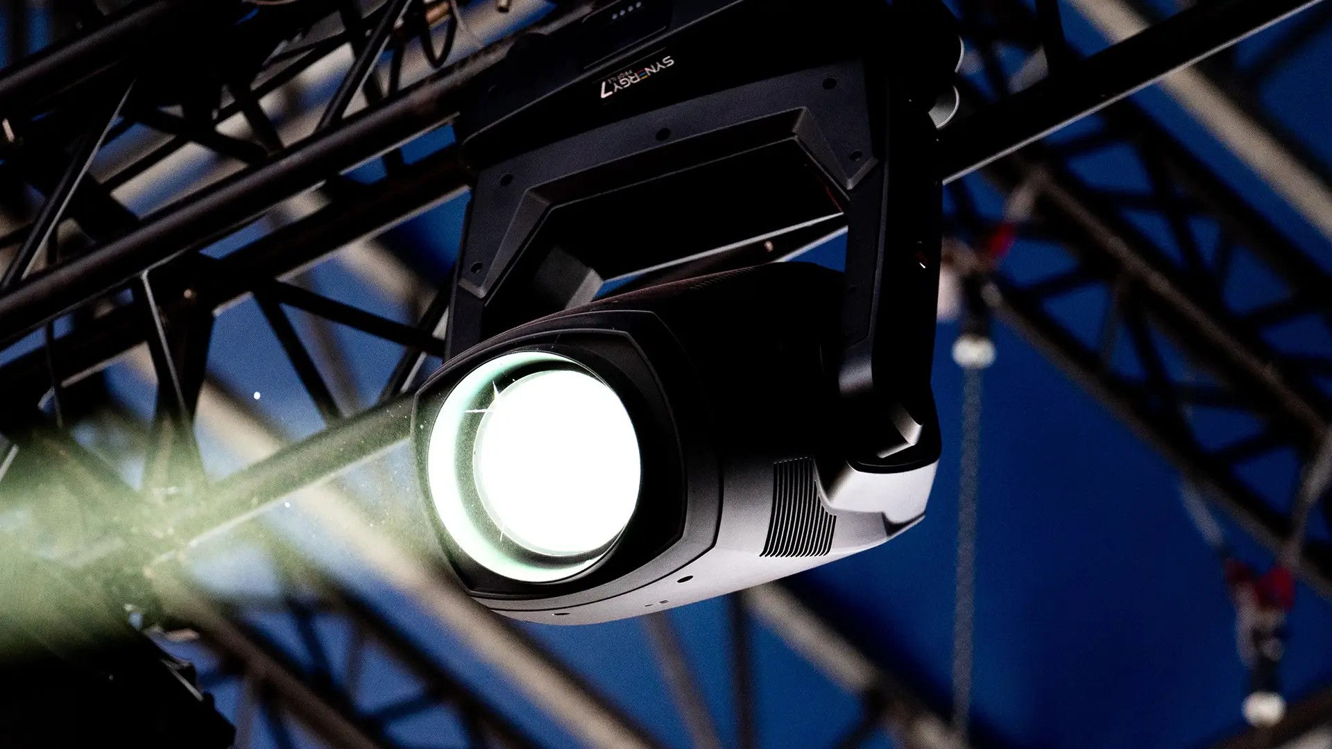DTS Lighting SYNERGY 7 PROFILE | PA SOLUTIONS