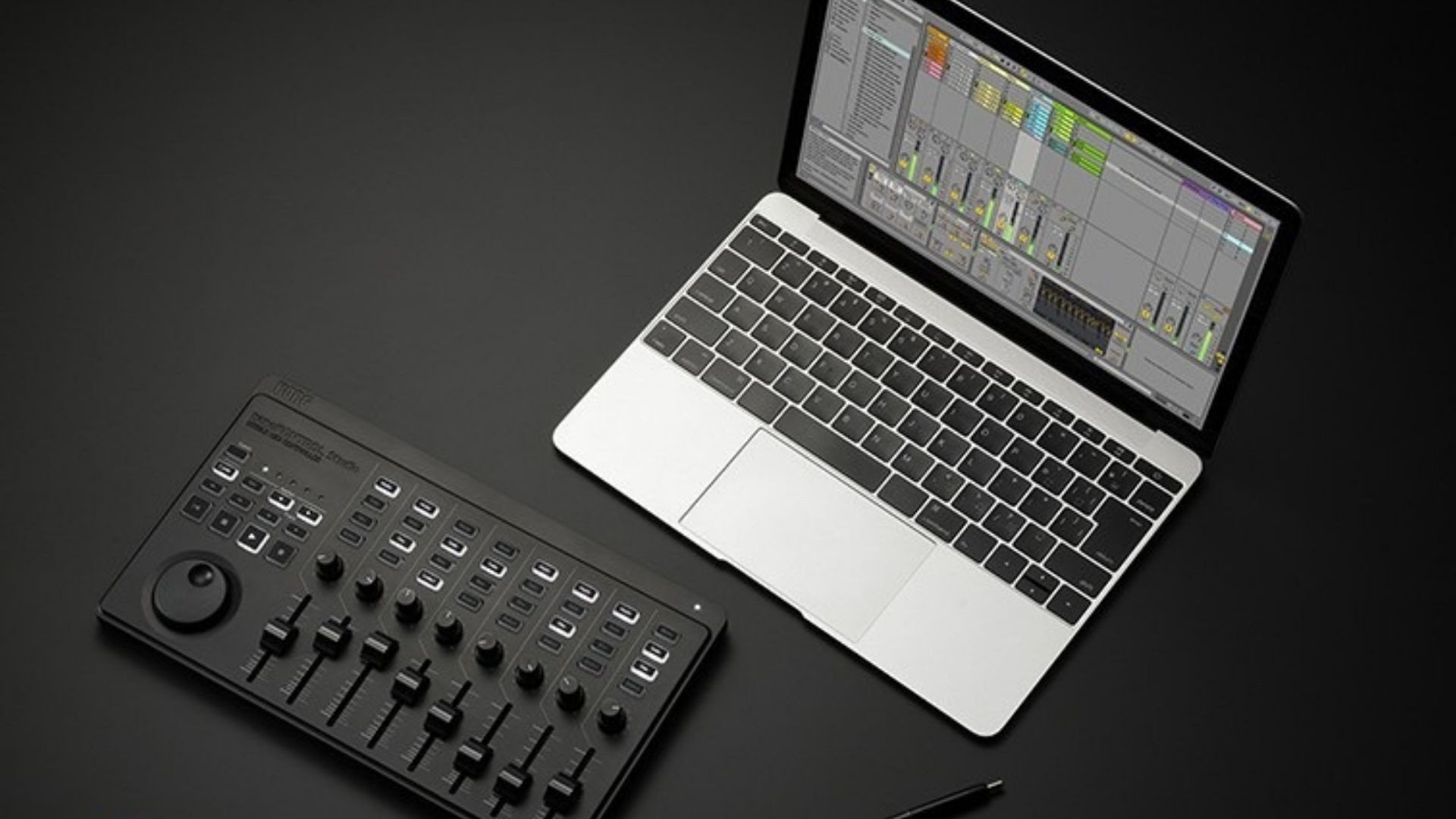 Korg nanoKONTROL Studio music software included